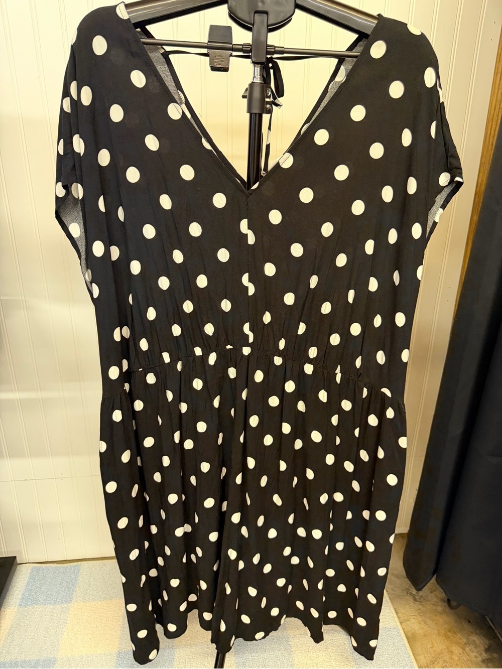 Ava & Viv Black and White Polka Dot V-Neck Dress